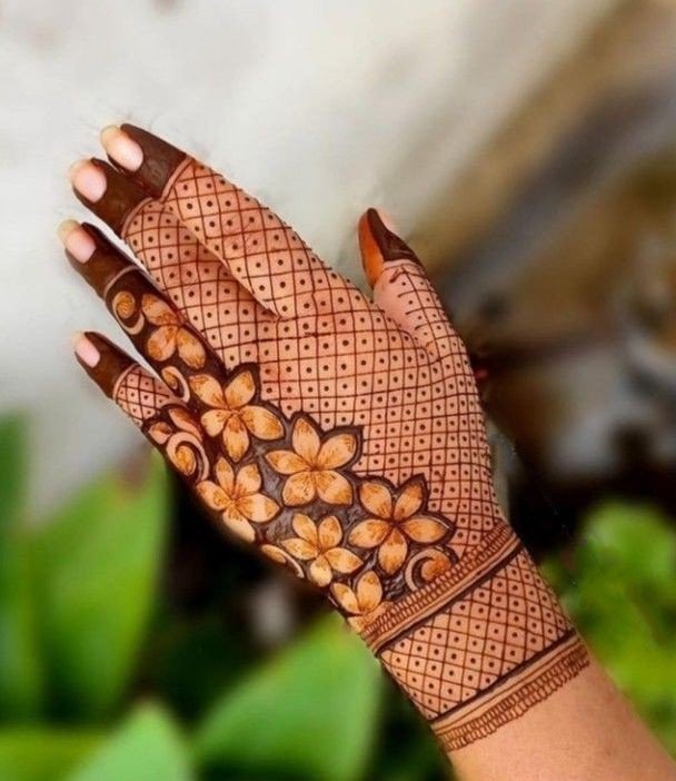 mehndi design girl photo