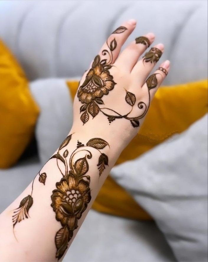 mehndi design girl photo