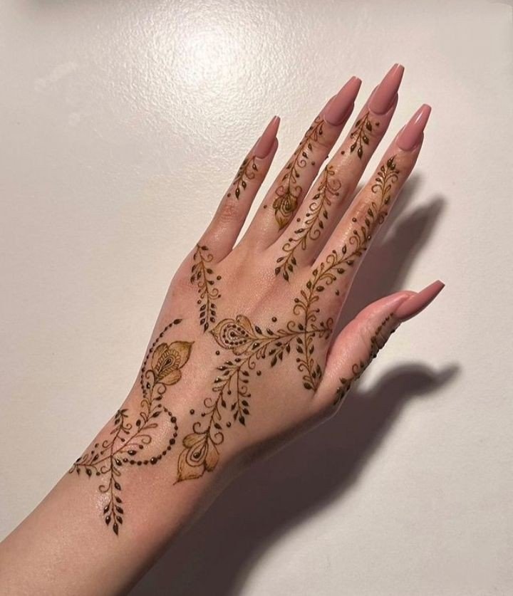 mehndi design girl photo