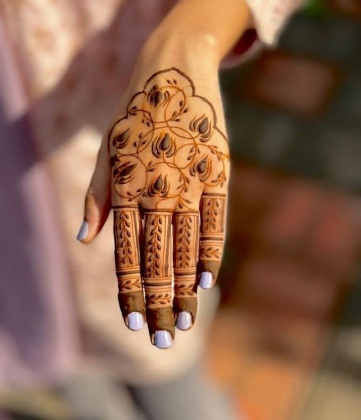 mehndi design girl photo