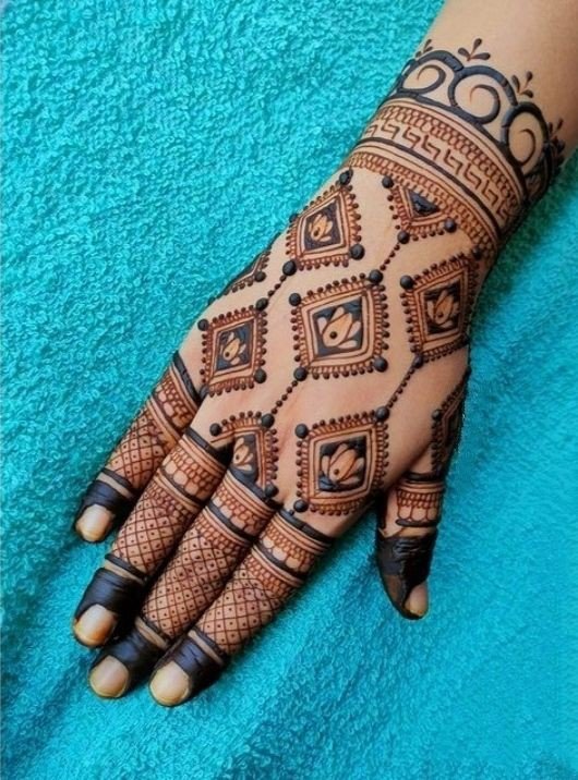 mehndi design girl photo