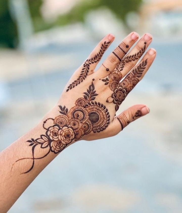 mehndi design girl photo