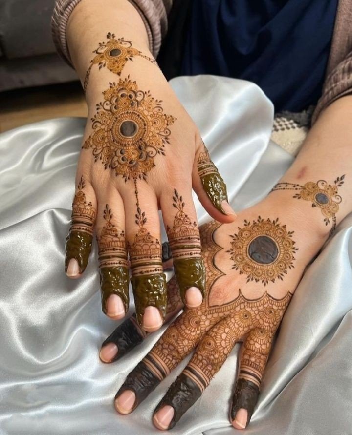 mehndi design girl photo