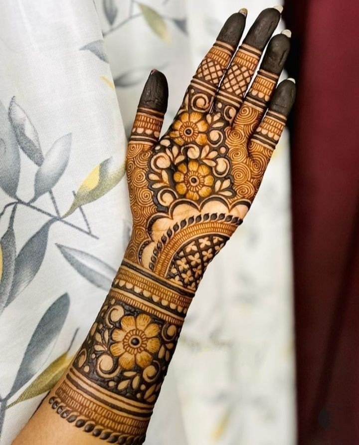 mehndi design girl photo