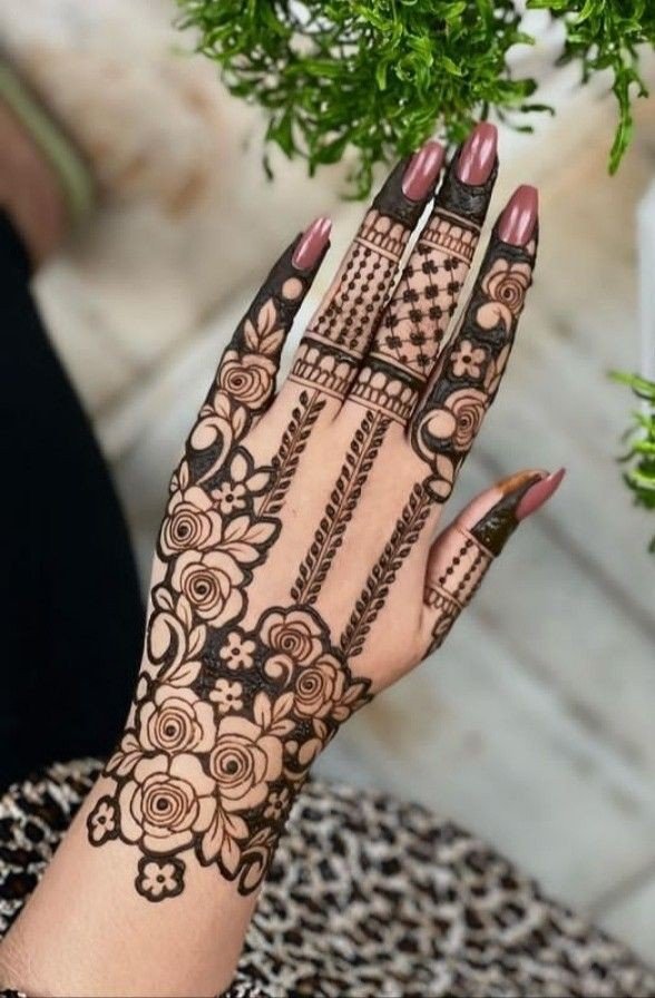 mehndi design girl photo