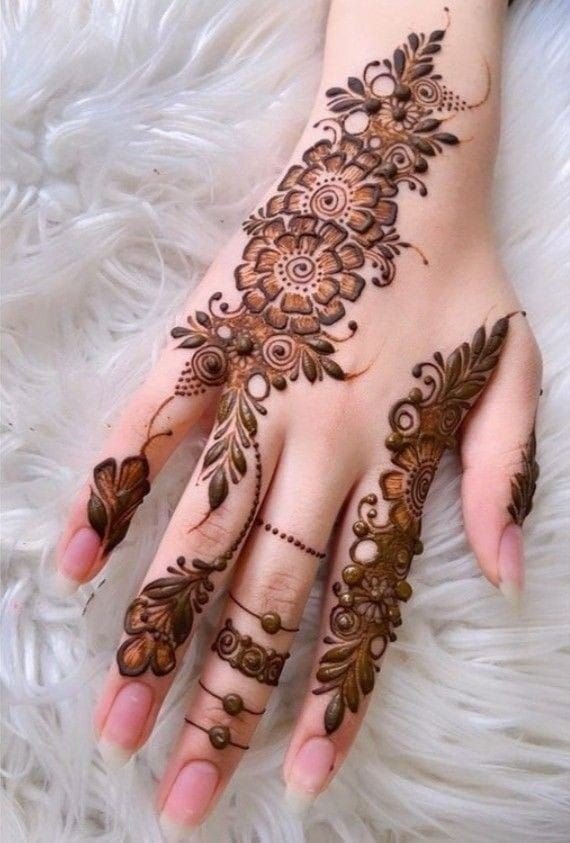 mehndi design girl photo