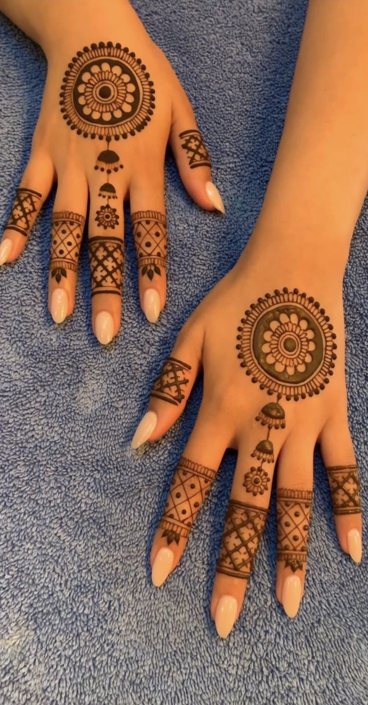 mehndi design girl photo